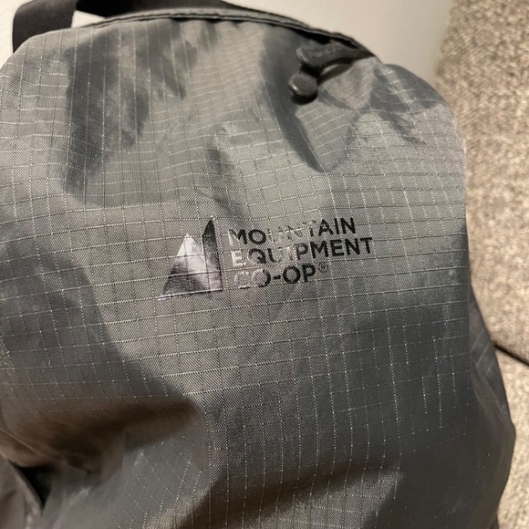 Mountain Equipment Co-op Backpack Lightweight Gray – LIKE NEW - Picture 10 of 14